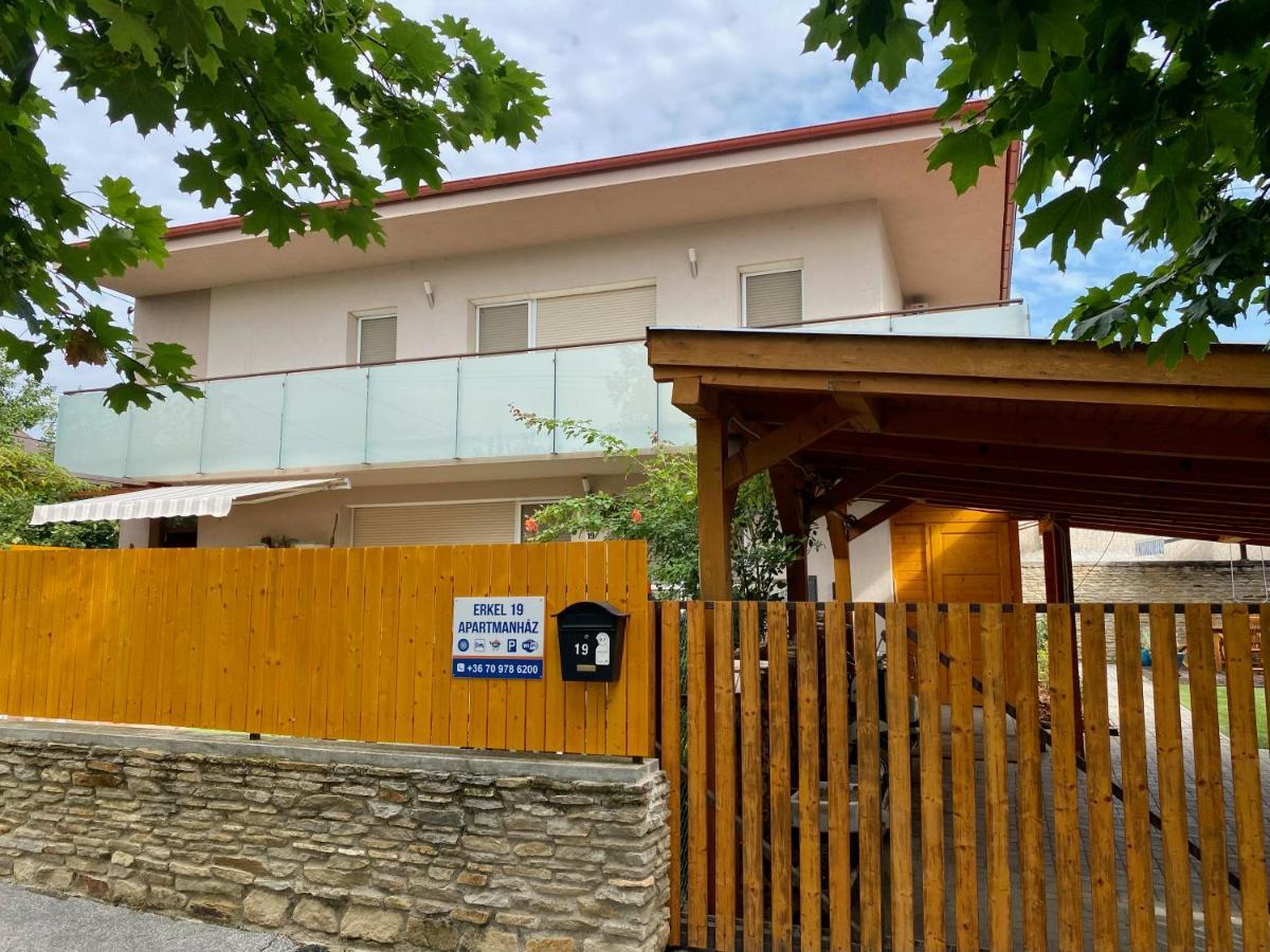 Erkel 19 Apartmanhaz *